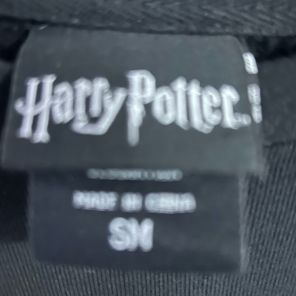 Harry Potter Hufflepuff Oversized Crewneck Lightweight Sweater - Picture 3 of 5